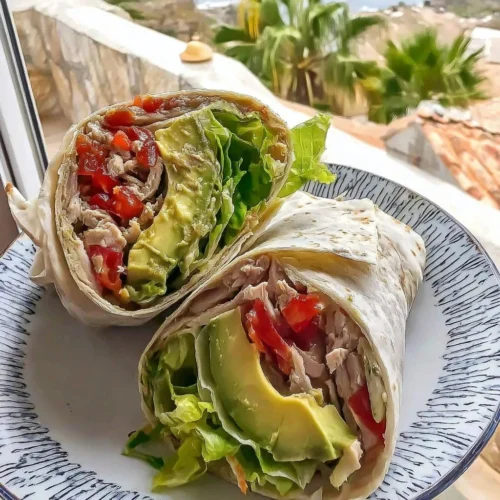Koolhydraatarme kip wrap met avocado, gezond en smakelijk recept