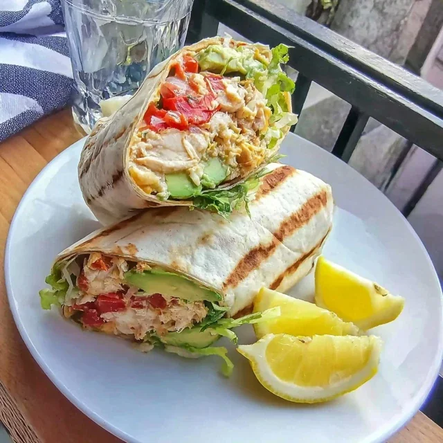 Koolhydraatarme Kip Wrap met Avocado