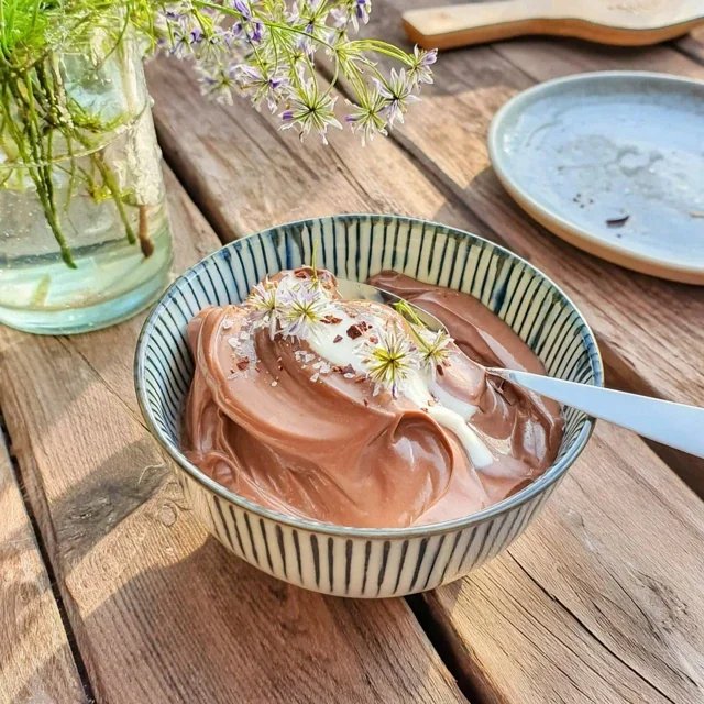 Donkere chocolade mousse met een vleugje zeezout – De ultieme chocoladebeleving!