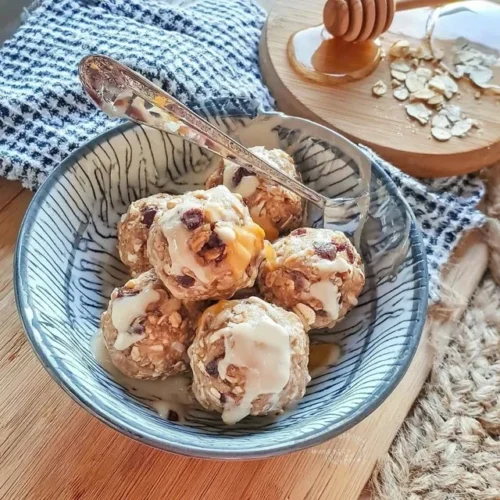 Gezonde energiebolletjes met havermout en honing voor extra energie.