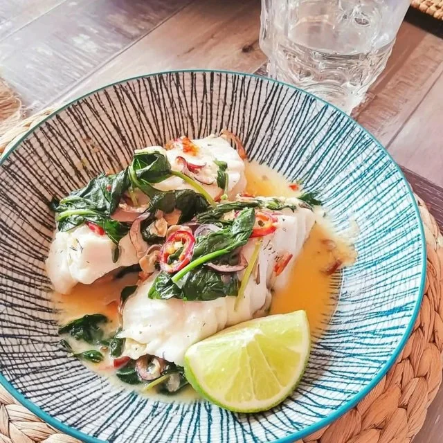 Gezonde Gestoomde Kabeljauw met Spinazie en Sprankelende Limoen