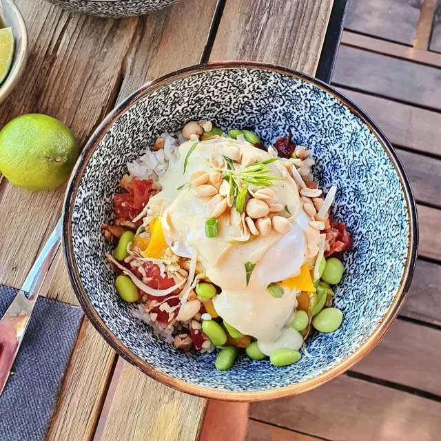 Heerlijke Buddha-bowl met mango, edamame en jasmijnrijst voor een uitgebalanceerde voeding