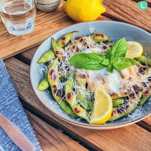 Heerlijke Gegrilde Edamame met Zout en Citroen – Een Snack van Superlatieven