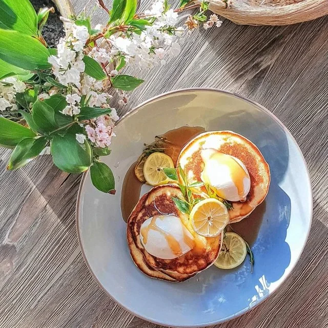 Luchtige ricotta-pannenkoeken met een vleugje citroen – Perfect voor elke brunch